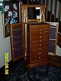 Click image for larger version

Name:	armoire 2.jpg
Views:	422
Size:	38.2 KB
ID:	791063